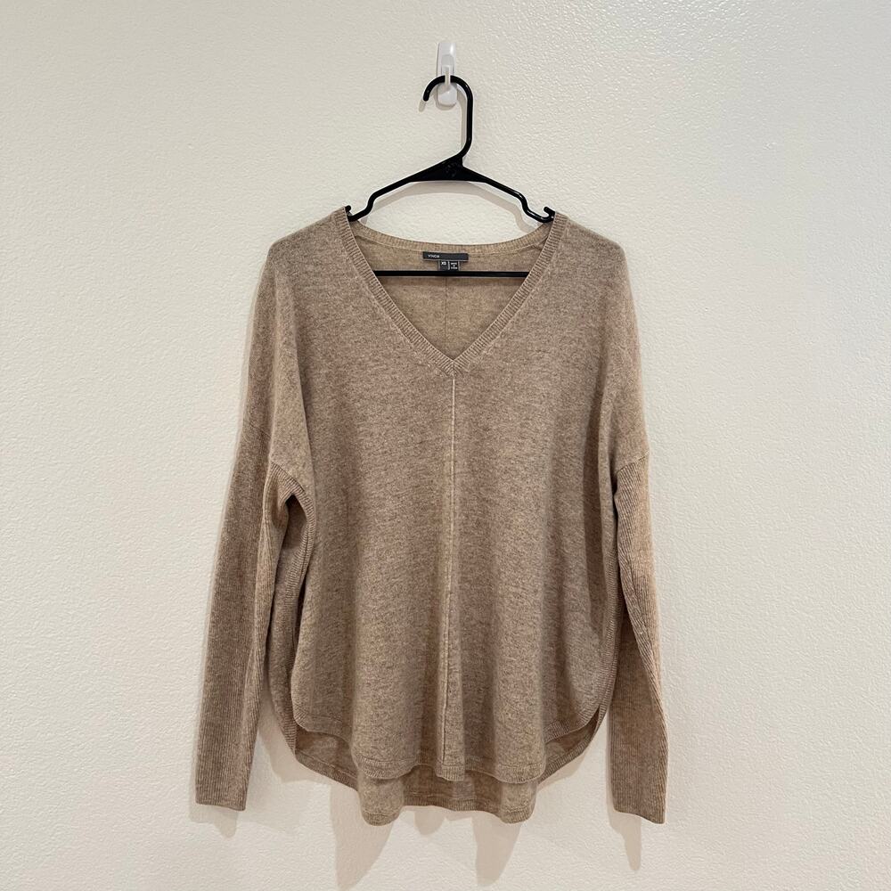 Vince 100% Cashmere Long Sleeve V Neck Scoop Hem Sweater Tan Brown Size XS